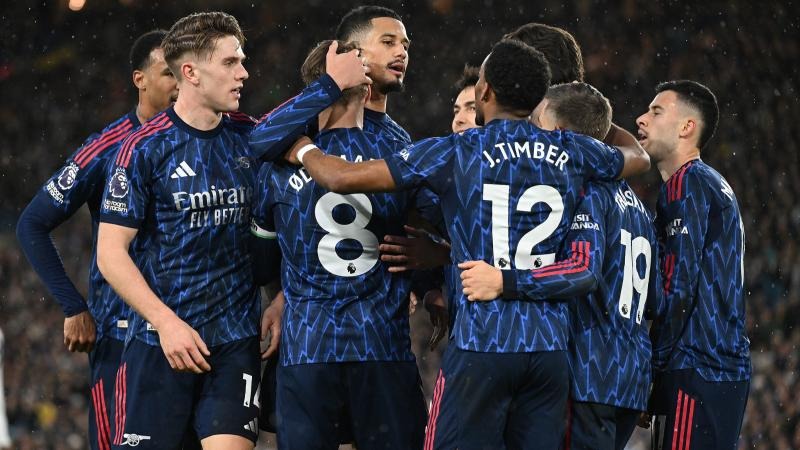 地上足球：偷溜诺坎普释放回归信号？解析梅西为何必重回巴萨